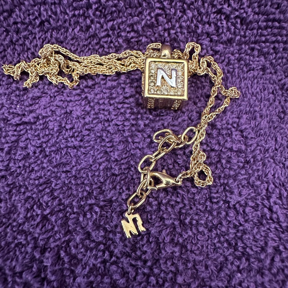 Sparkling Nina Ricci necklace